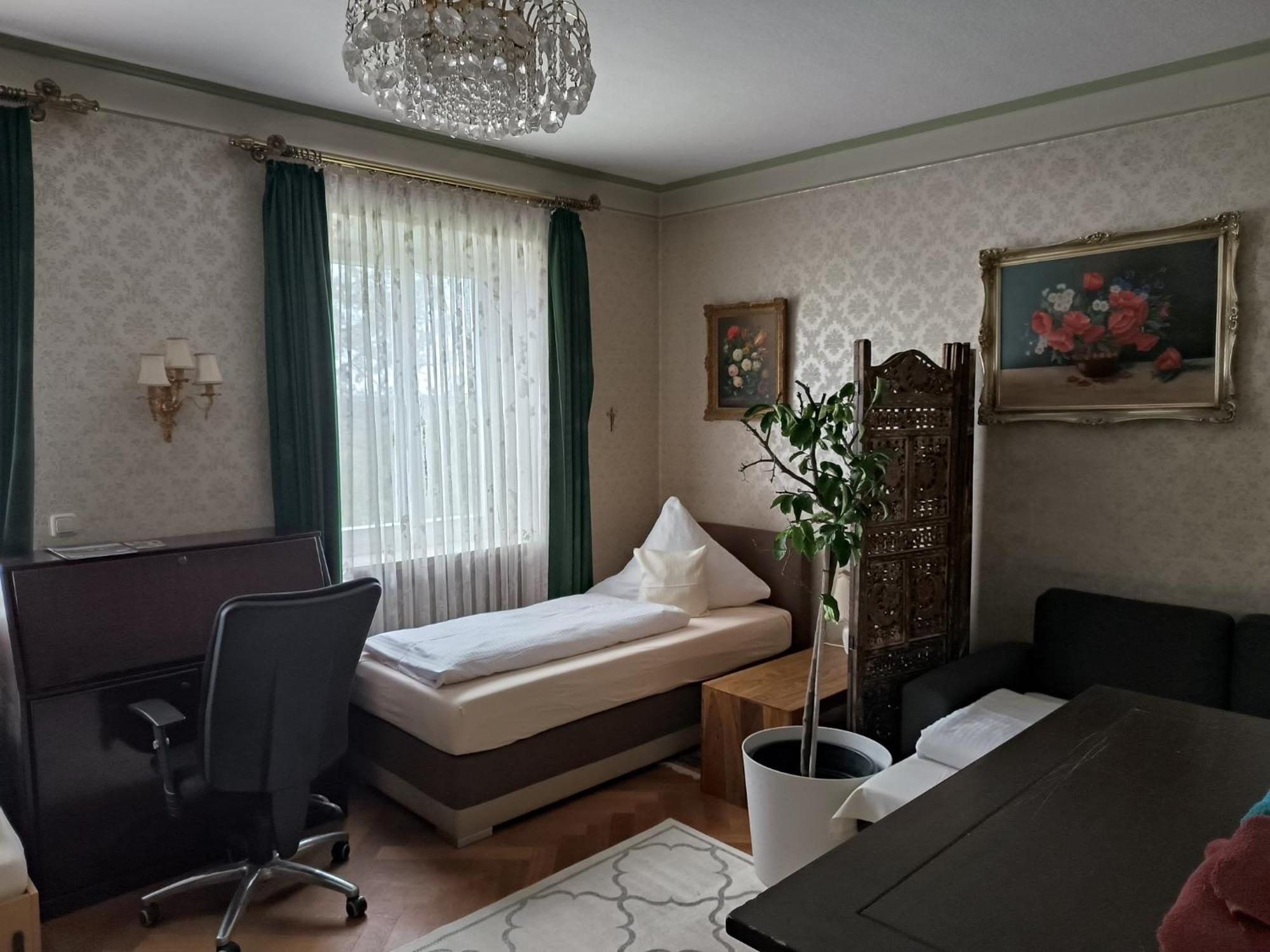 Pension Haus Gertrud Donauworth Bagian luar foto